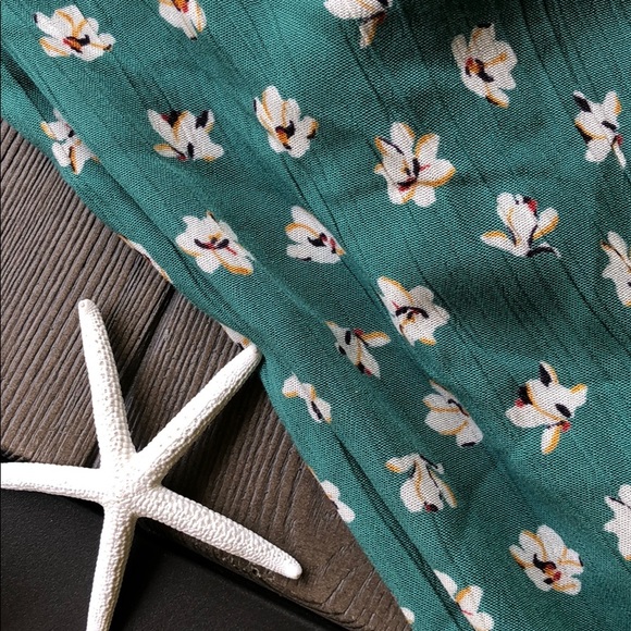 🌴🌼BILLABONG- BEST DRESSED🌼🌴 - Picture 7 of 10